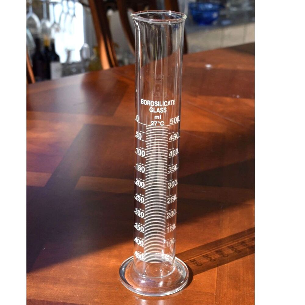 Borosilicate Glass Graduated Cylinder – 500 mL